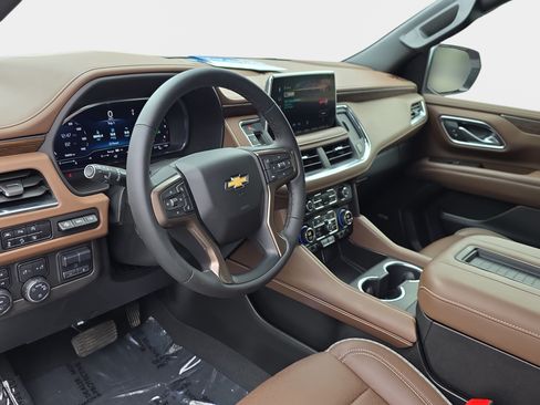 Used 2024 Chevrolet Tahoe High Country AWD/4WD image 14