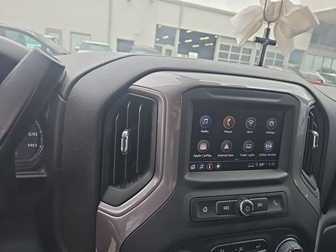 Used 2022 Chevrolet Silverado 1500 Custom image 9