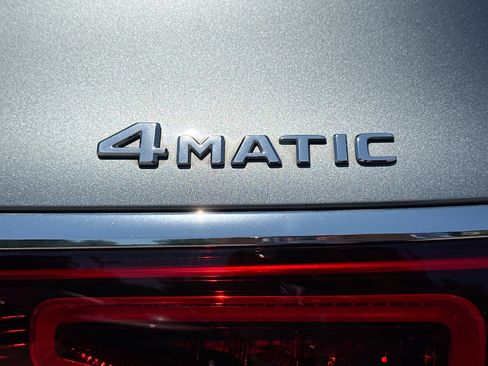 Used 2021 Mercedes-Benz GLS 450 4MATIC image 11