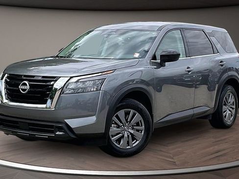 Certified 2024 Nissan Pathfinder S FWD image 1