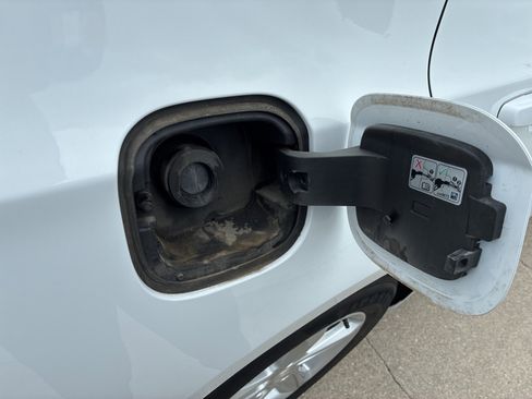 Used 2023 Chevrolet Malibu LS image 12