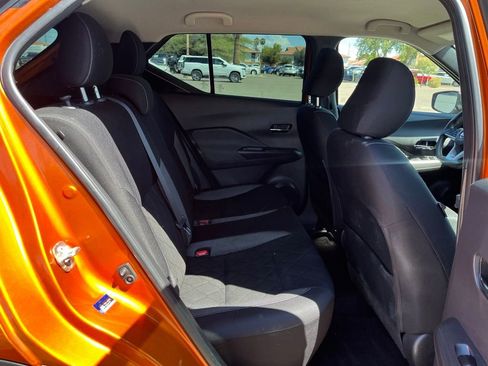 Used 2018 Nissan Kicks SV image 15