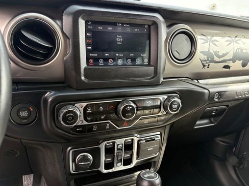 Used 2021 Jeep Wrangler Unlimited Sport AWD/4WD image 16