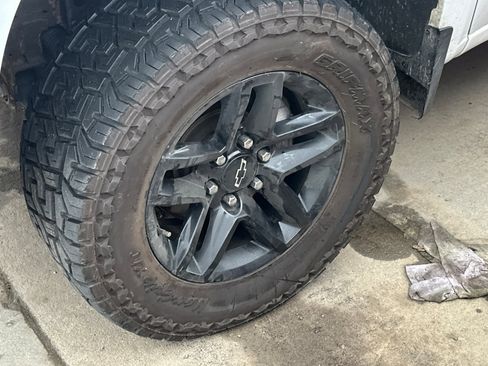 Used 2019 Chevrolet Silverado 1500 LT Trail Boss image 8