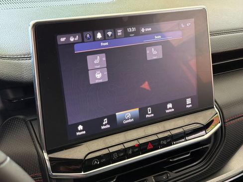 Used 2024 Jeep Compass Trailhawk w/ Sun and Sound Group AWD/4WD image 9