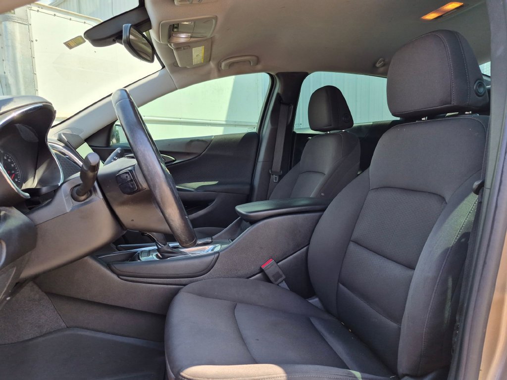 Used 2018 Chevrolet Malibu LT FWD image 15