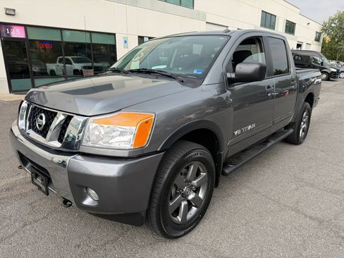 Used 2015 Nissan Titan SV w/ SV Value Truck Package AWD/4WD image 11