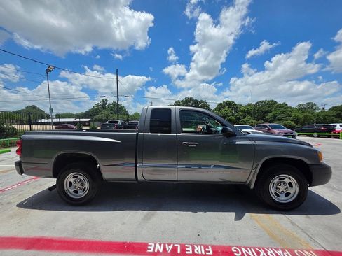 Used 2006 Dodge Dakota ST RWD image 16