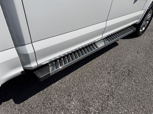 Used 2019 Ford F150 Lariat image 12