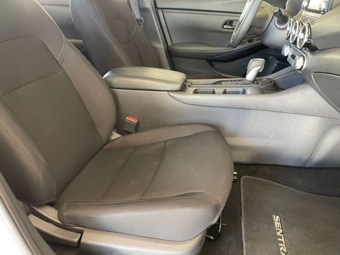 Used 2025 Nissan Sentra S image 34