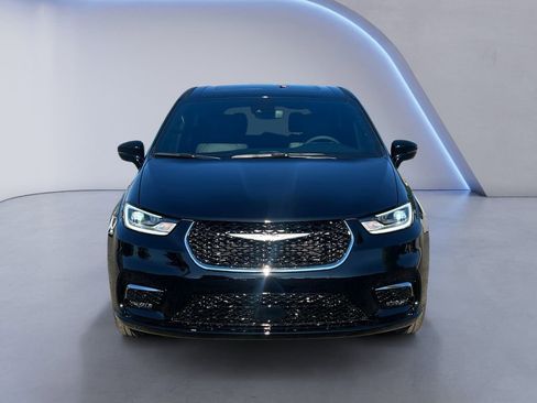 New 2026 Chrysler Pacifica Select image 9