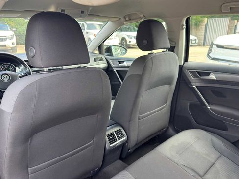 Used 2019 Volkswagen Golf S FWD image 23