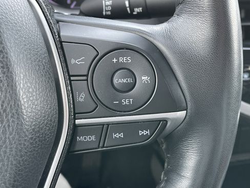 Used 2022 Toyota Camry LE image 19