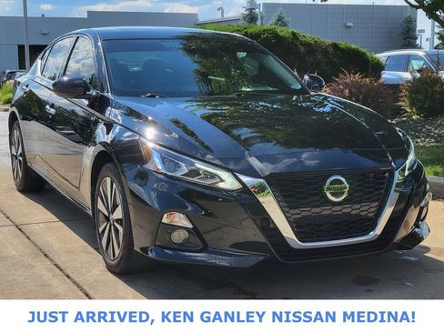 Used 2020 Nissan Altima 2.5 SV AWD/4WD image 1