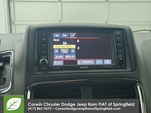 Used 2017 Dodge Grand Caravan SE FWD image 23