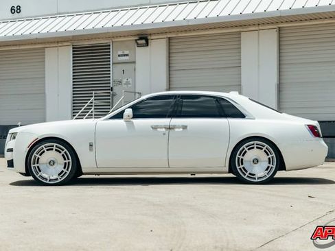 Used 2022 Rolls-Royce Ghost w/ Ghost Package image 41