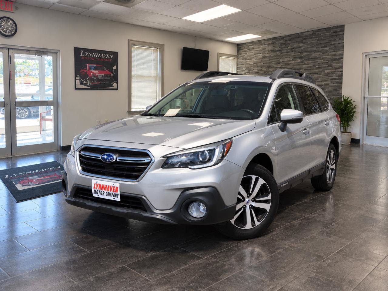 Used 2018 Subaru Outback 2.5i Limited AWD/4WD image 3