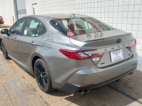 New 2026 Toyota Camry SE image 5