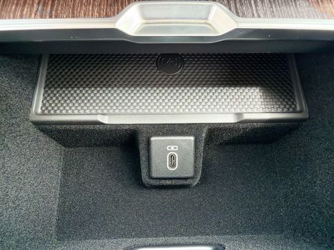 New 2026 Land Rover Range Rover SE image 31