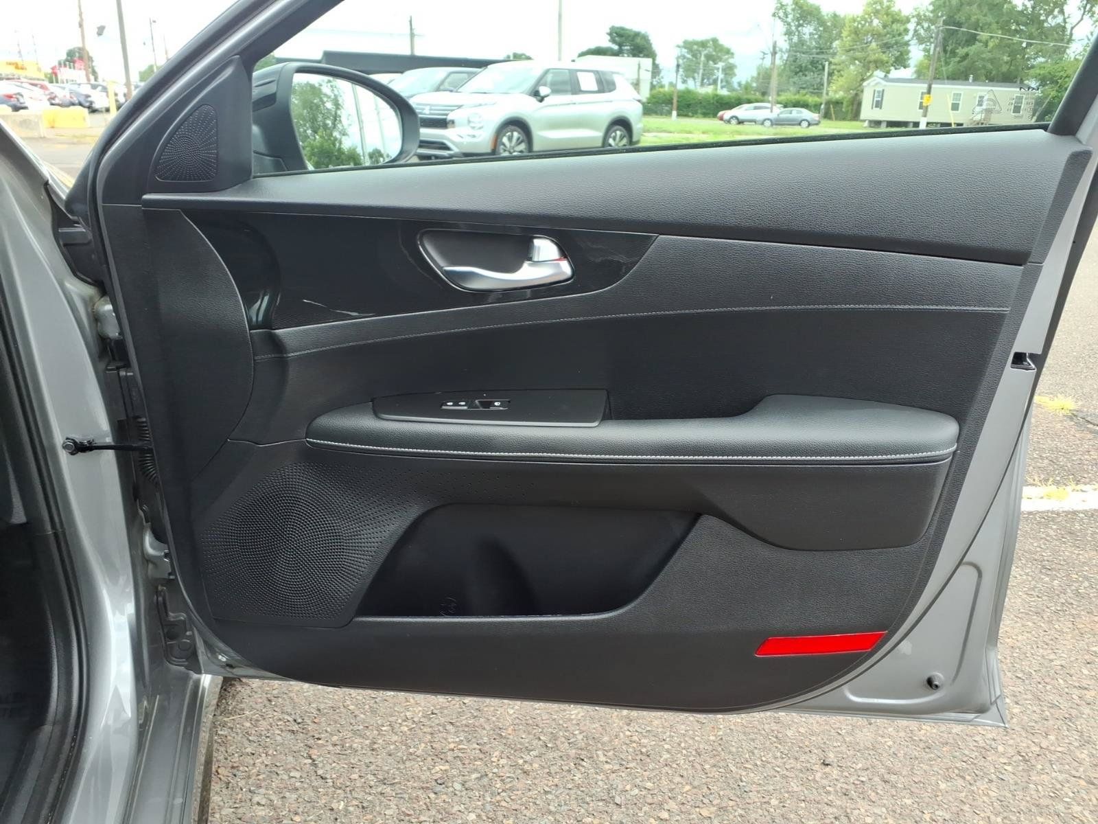 Used 2023 Kia Forte GT-Line w/ GT-Line Technology Package FWD image 29