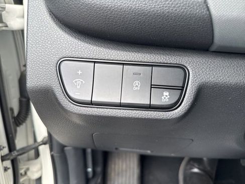 Certified 2024 Kia Seltos LX AWD/4WD image 17