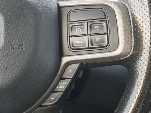 Used 2022 RAM 5500 Tradesman w/ Chrome Appearance Group RWD image 21