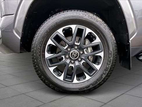 Used 2024 Toyota Tundra Limited image 10