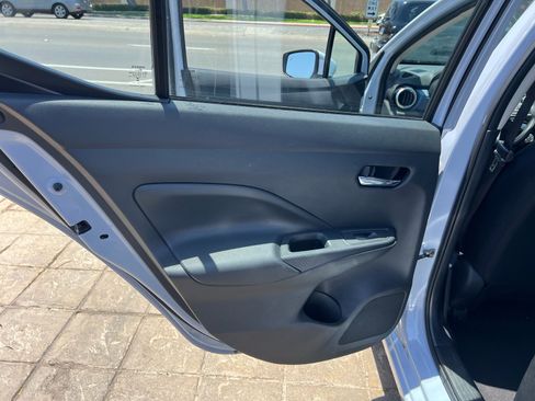 Used 2025 Nissan Versa SV w/ Trunk Package FWD image 27