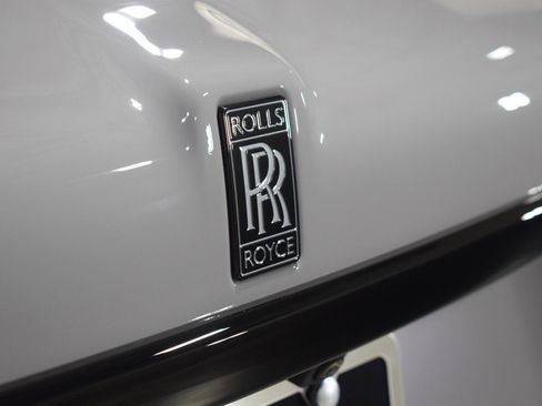 New 2026 Rolls-Royce Cullinan Black Badge image 11