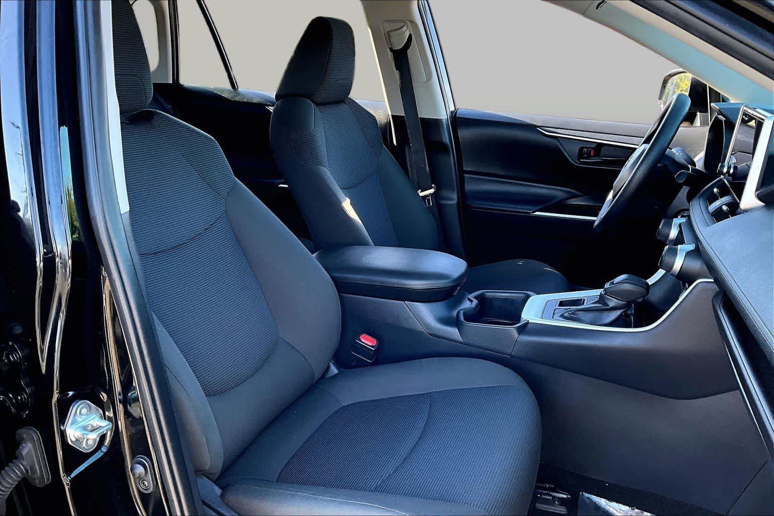 Certified 2025 Toyota RAV4 LE AWD/4WD image 8