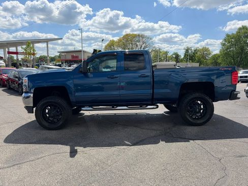 Used 2017 Chevrolet Silverado 1500 LT w/ All Star Edition AWD/4WD image 2