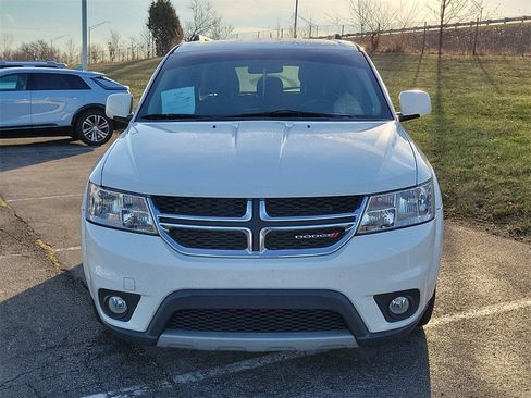 Used 2014 Dodge Journey SXT w/ Flexible Seating Group image 3