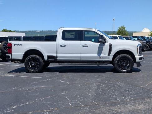 New 2026 Ford F250 Lariat w/ Black Appearance Package AWD/4WD image 3