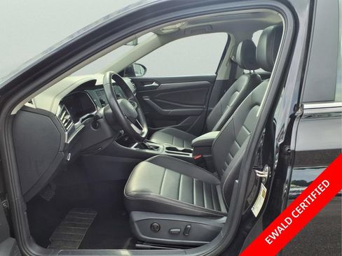 Used 2024 Volkswagen Jetta SE FWD image 10