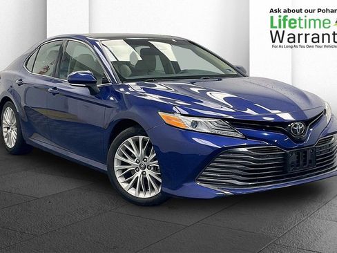 Used 2018 Toyota Camry XLE FWD image 1