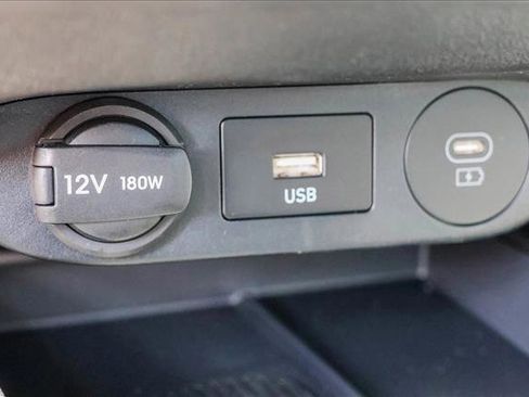 New 2025 Hyundai Elantra SEL image 21