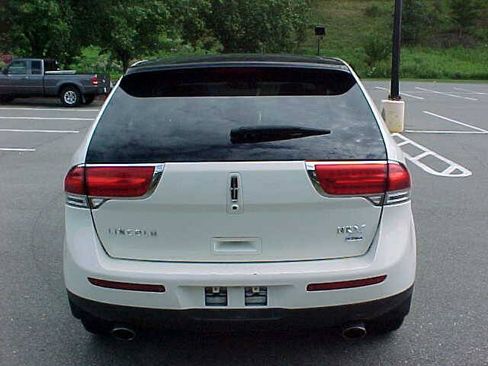 Used 2013 Lincoln MKX AWD image 7