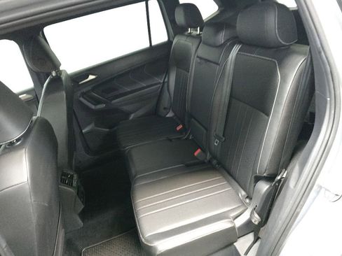 Used 2023 Volkswagen Tiguan SE R-Line AWD/4WD image 32
