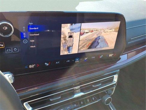 New 2026 Chevrolet Traverse Z71 w/ Driver Confidence Package image 24