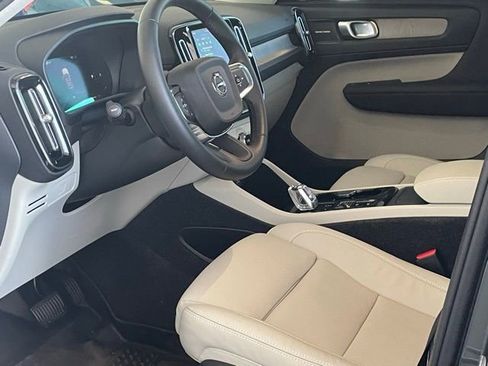 Used 2026 Volvo XC40 B5 Ultra w/ Climate Package image 15