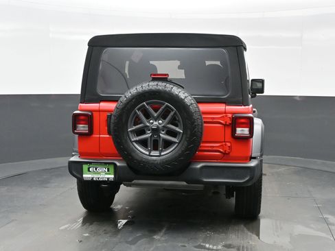 Used 2024 Jeep Wrangler Sport S image 5