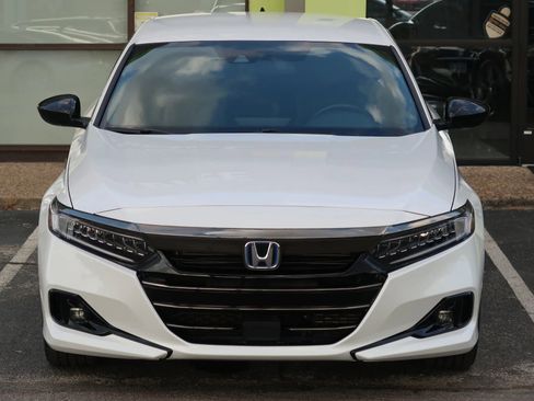 Used 2022 Honda Accord Sport image 4