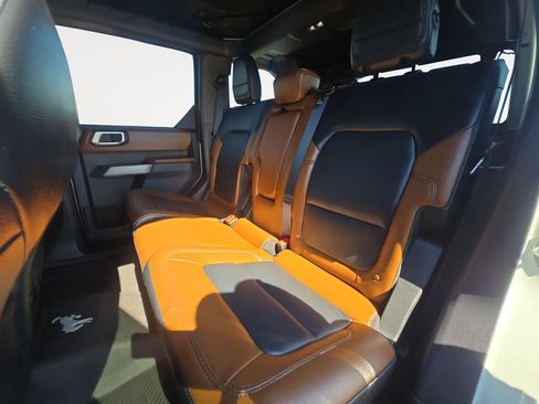 Used 2023 Ford Bronco Outer Banks w/ Sasquatch Package image 13