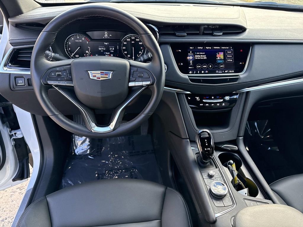 New 2025 Cadillac XT6 Luxury AWD/4WD image 18