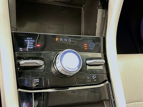 Used 2022 Jeep Grand Cherokee Overland w/ Luxury Tech Group IV image 25