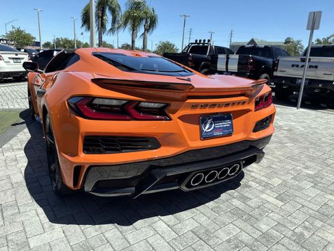Used 2023 Chevrolet Corvette Z06 RWD image 9