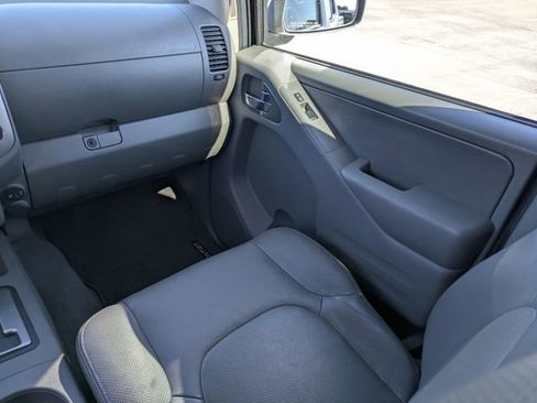 Used 2019 Nissan Frontier SL image 15