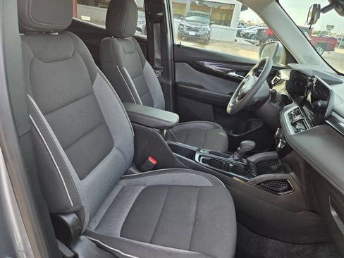 Used 2025 Chevrolet TrailBlazer LT AWD/4WD image 32