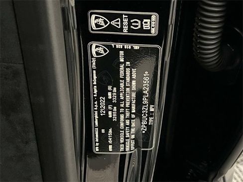 Used 2023 Lamborghini Urus Performante image 18