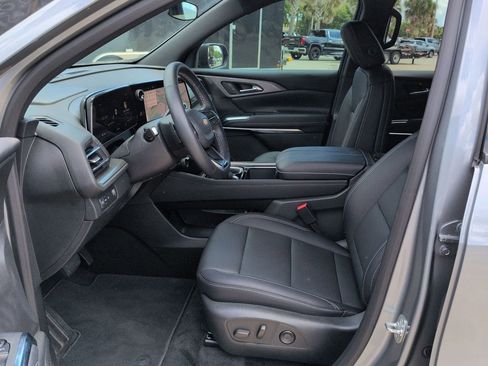 Certified 2026 Chevrolet Traverse LT FWD image 18
